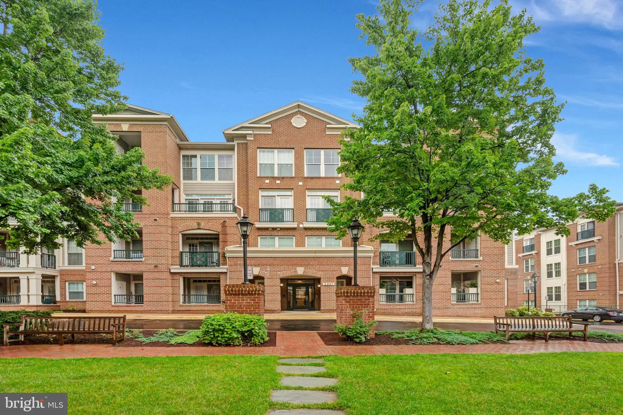 2901 SAINTSBURY PLAZA, Fairfax, VA 22031