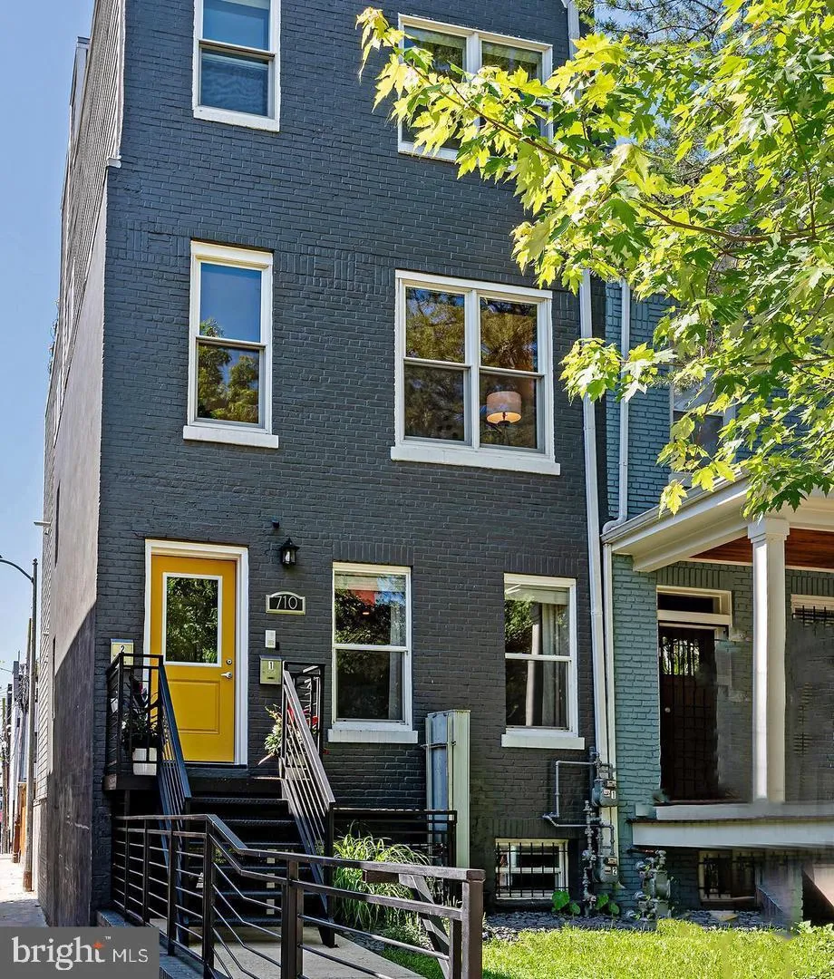 710 KENYON STREET, Washington, DC 20010
