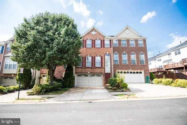 8359 REGAL OAK COURT, Springfield, VA 22152
