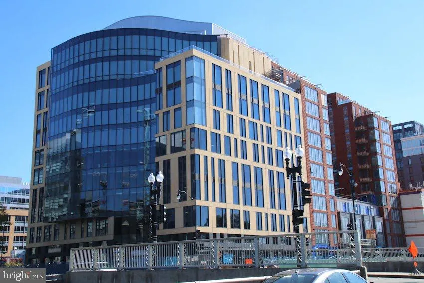 1211 VAN STREET, Washington, DC 20003