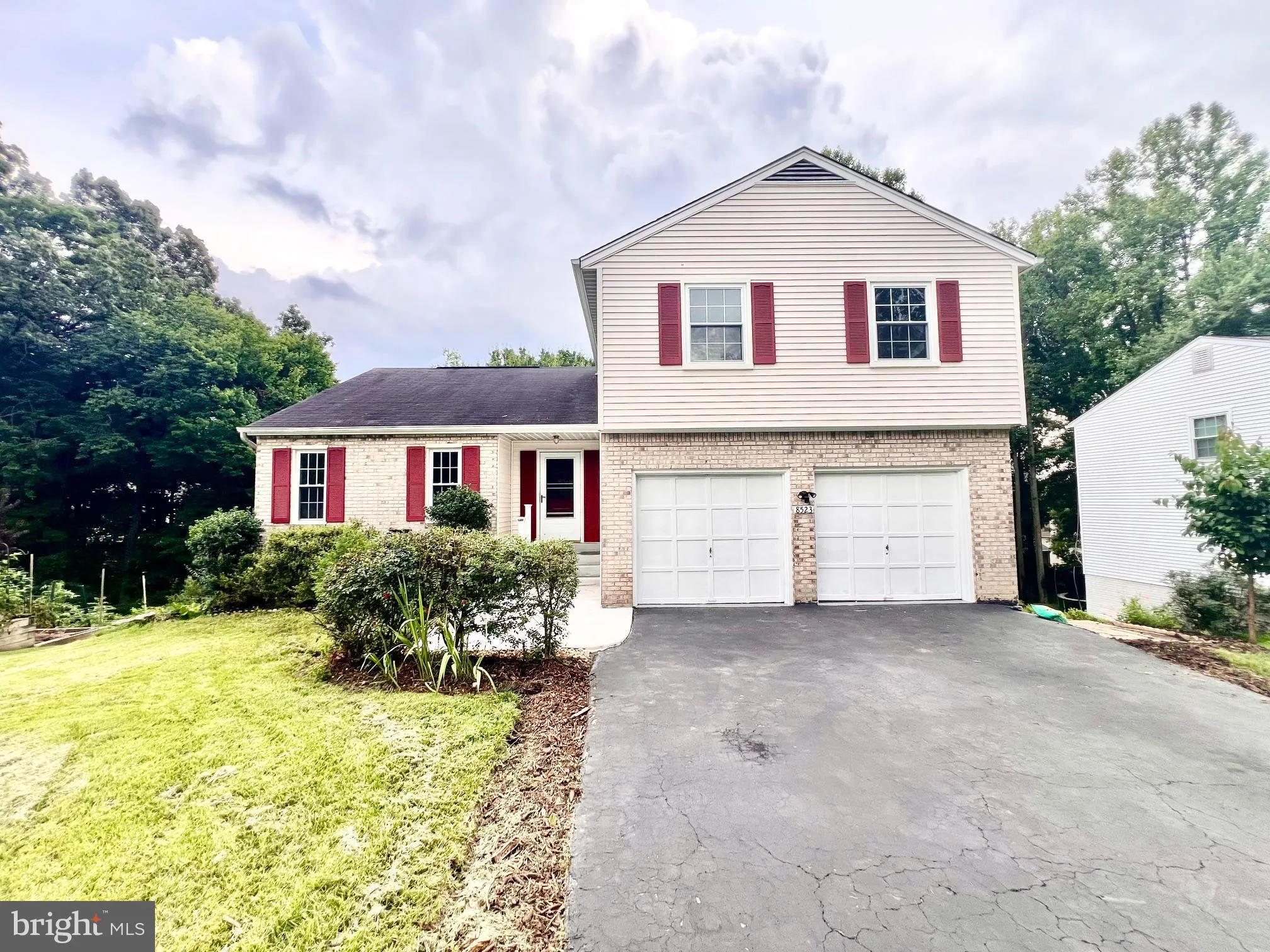 8523 HOOES ROAD, Springfield, VA 22153