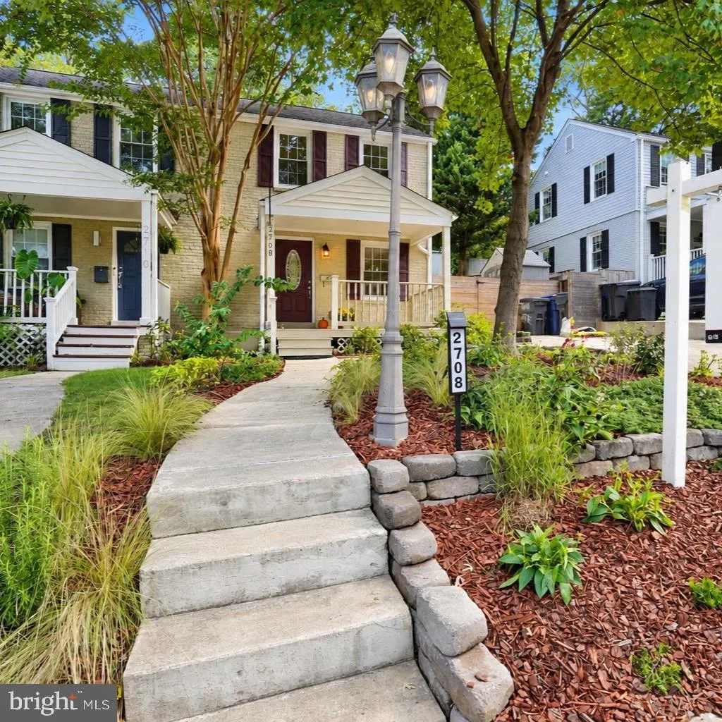 2708 FARMINGTON DRIVE, Alexandria, VA 22303