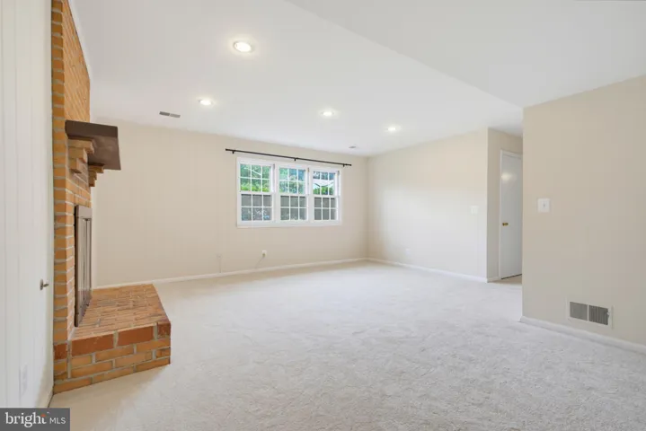 8640 Gateshead Road, Alexandria, VA 22309