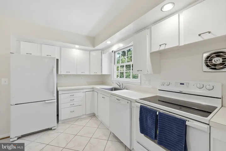 8640 Gateshead Road, Alexandria, VA 22309