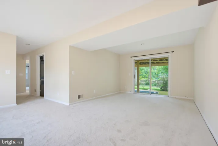 8640 Gateshead Road, Alexandria, VA 22309