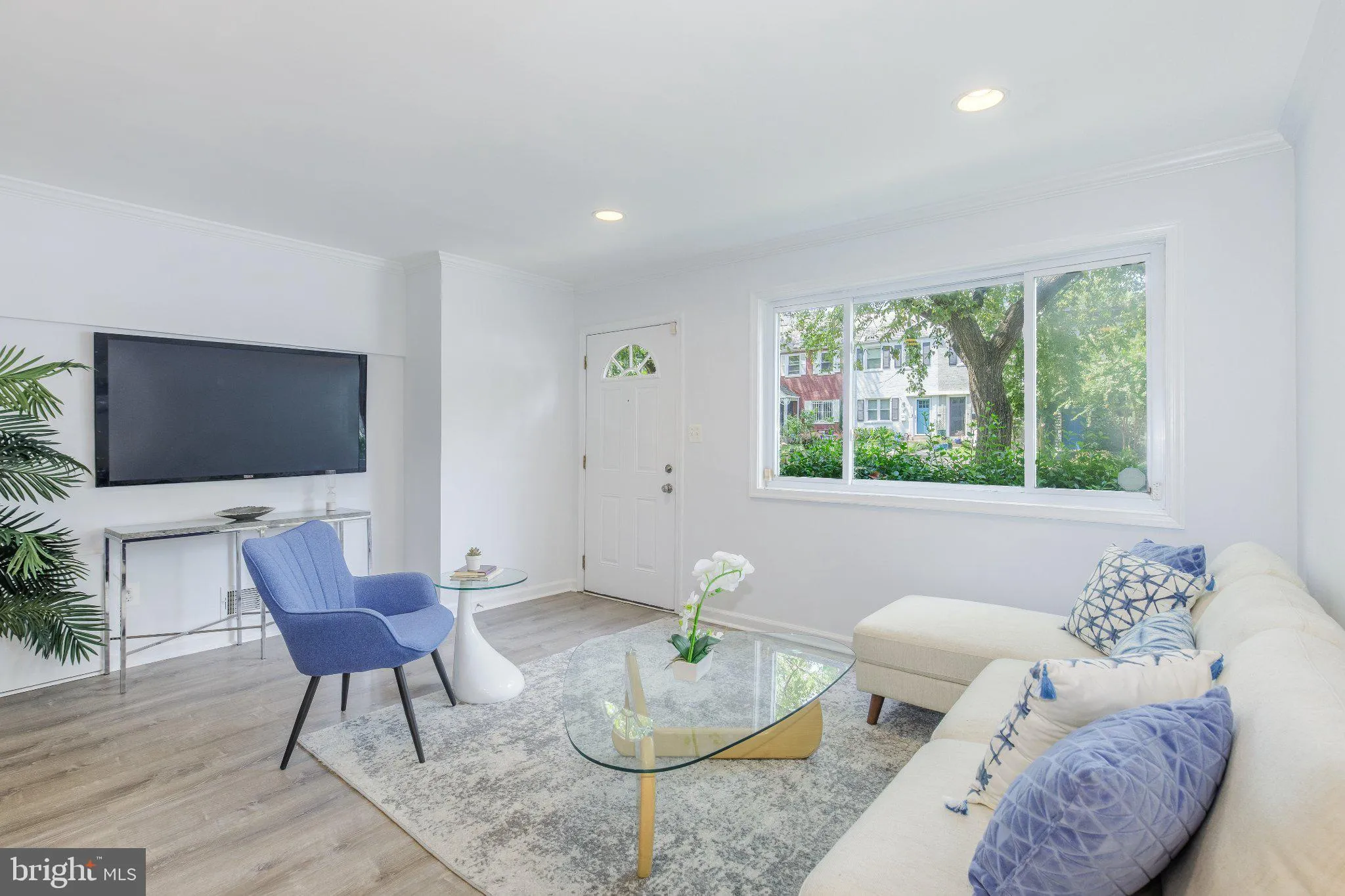 28 17TH STREET, Washington, DC 20003