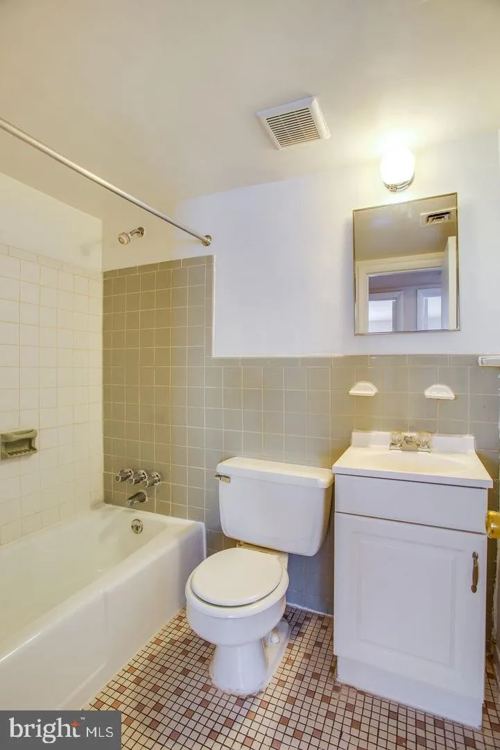 5124 ASTOR PLACE, Washington, DC 20019