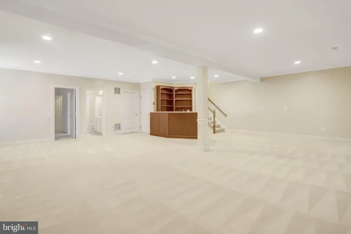 6276 Kingfisher Lane, Alexandria, VA 22312