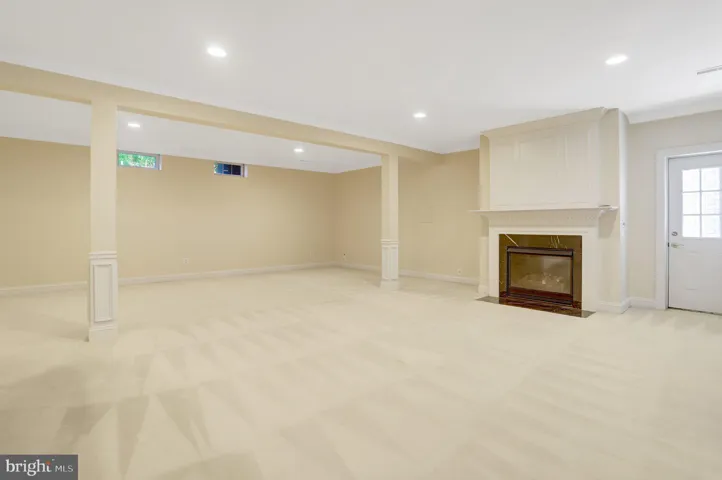 6276 Kingfisher Lane, Alexandria, VA 22312