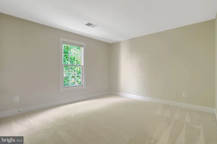 6276 Kingfisher Lane, Alexandria, VA 22312