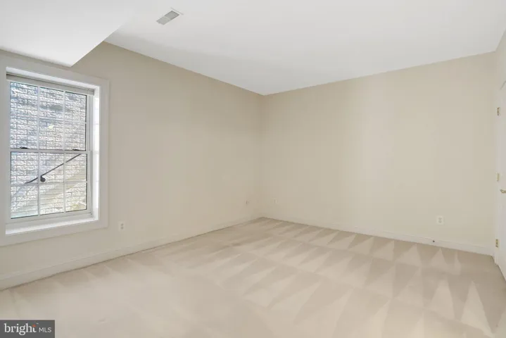 6276 Kingfisher Lane, Alexandria, VA 22312