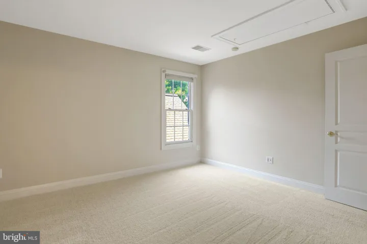 6276 Kingfisher Lane, Alexandria, VA 22312
