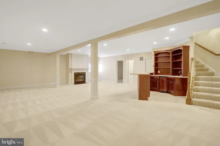 6276 Kingfisher Lane, Alexandria, VA 22312