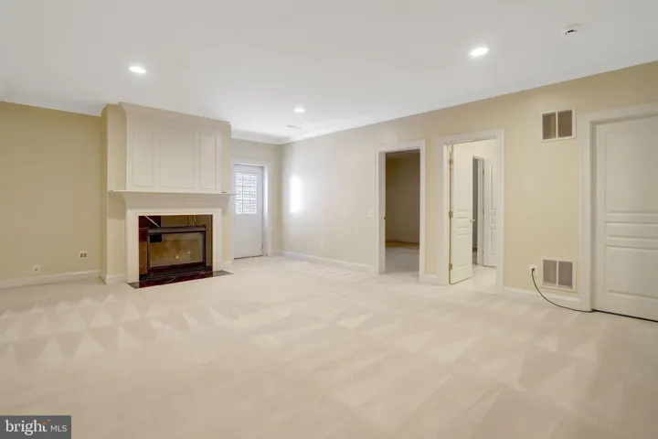 6276 Kingfisher Lane, Alexandria, VA 22312