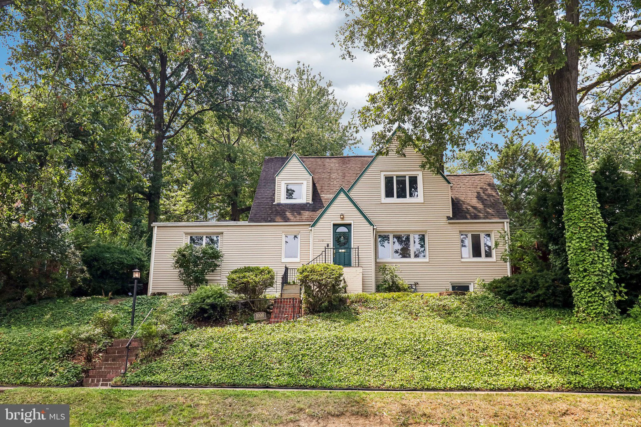 1000 26TH STREET, Arlington, VA 22202