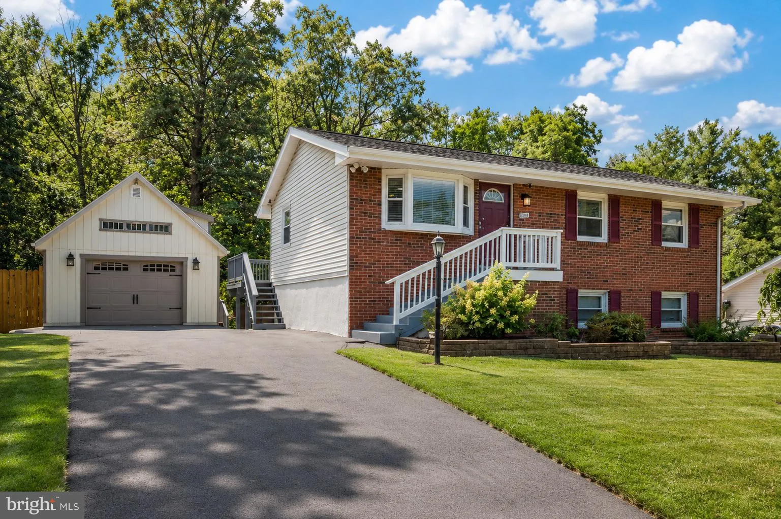904 ROANOKE ROAD, Sterling, VA 20164