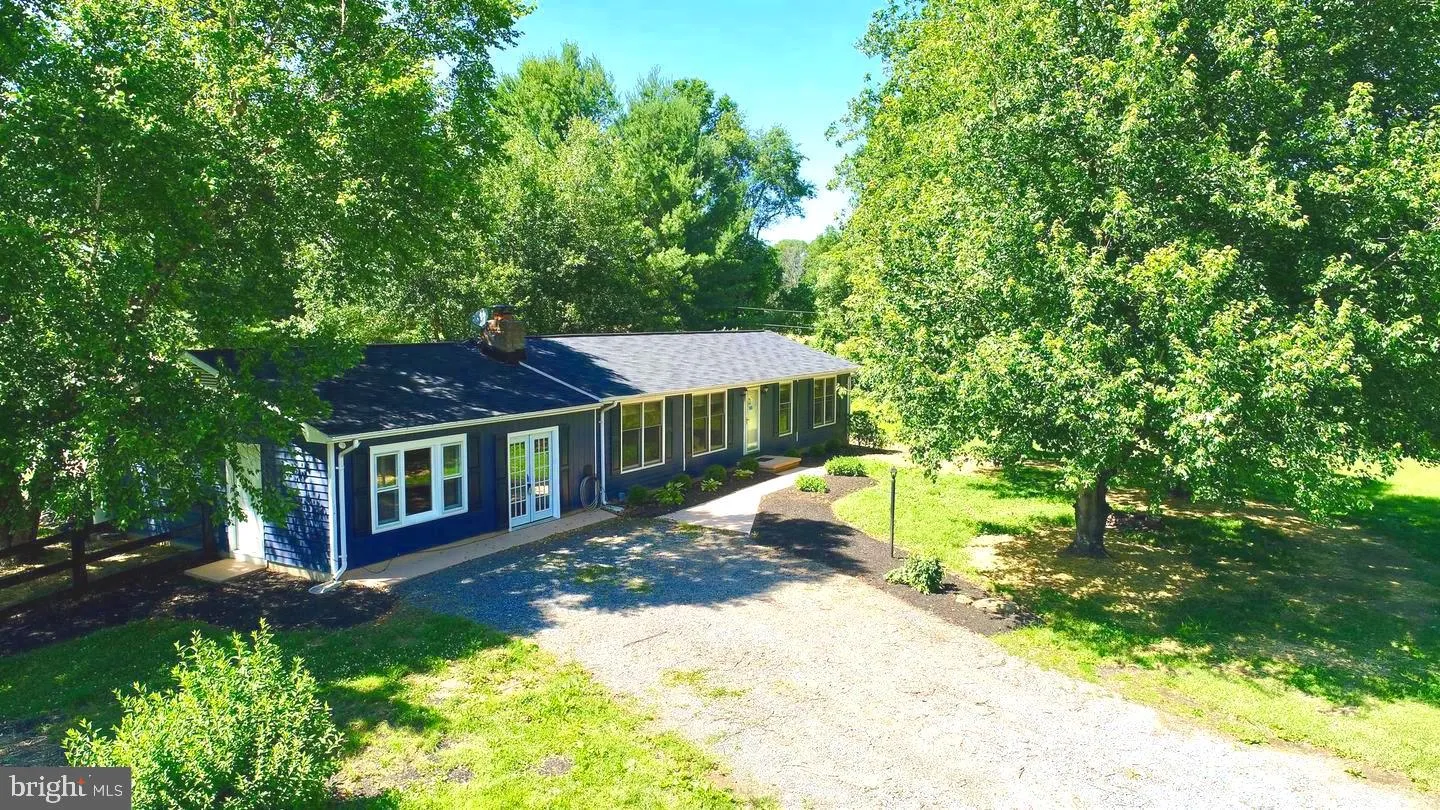 16119 HAMPTON ROAD, Hamilton, VA 20158