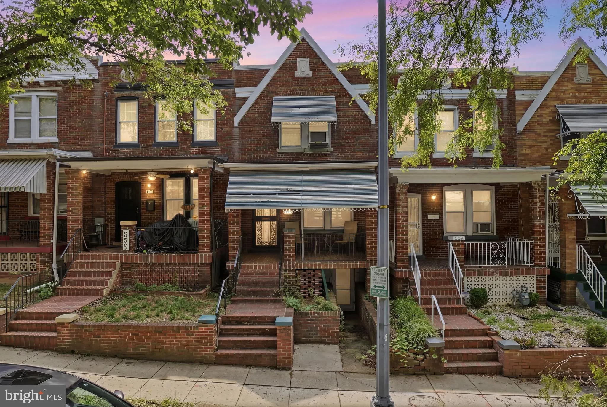 557 23RD PLACE, Washington, DC 20002