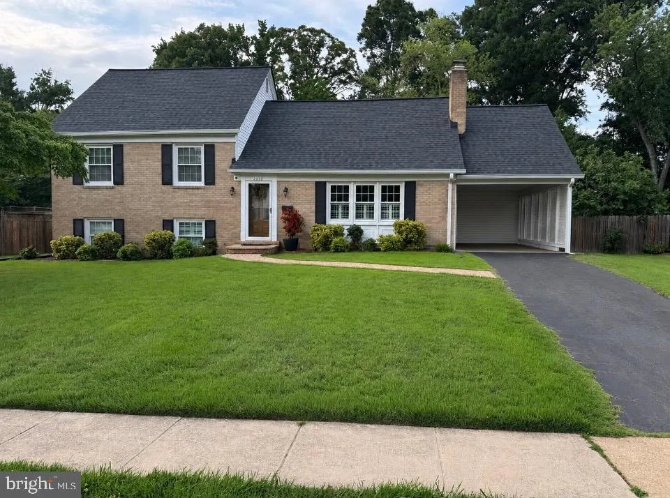 2012 RAMPART DRIVE, Alexandria, VA 22308