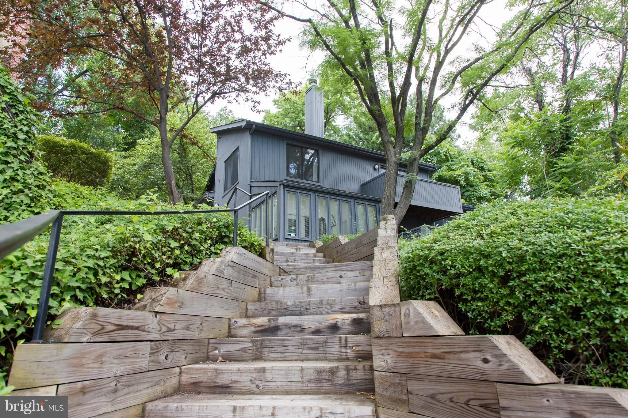 203 GLENDALE AVENUE, Alexandria, VA 22301