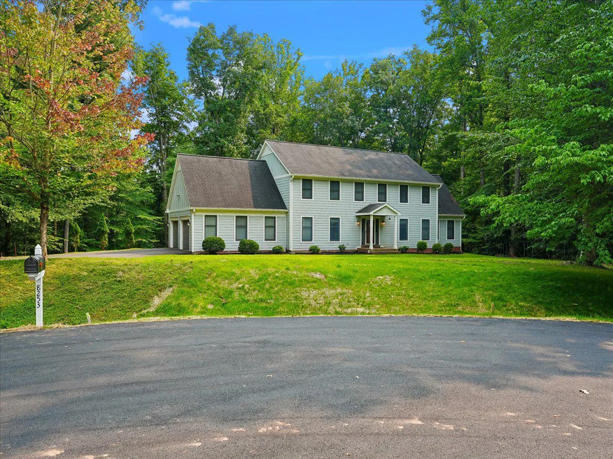 8253 HONEYSUCKLE ROAD, Manassas, VA 20112