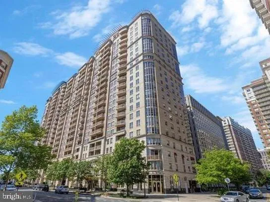888 QUINCY STREET, Arlington, VA 22203
