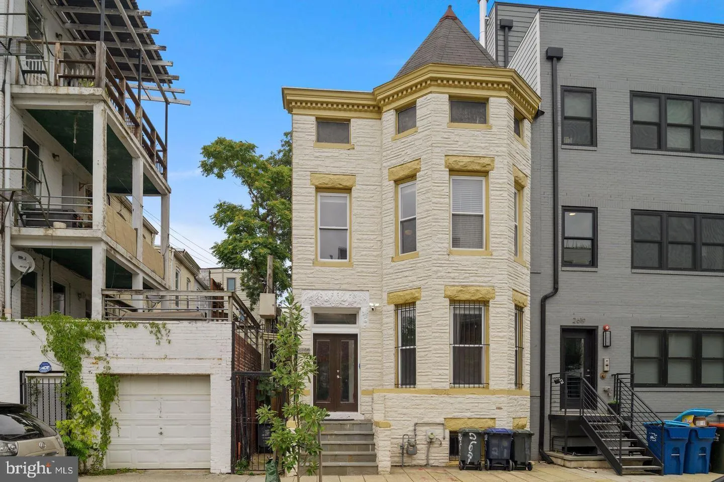 2621 UNIVERSITY PLACE, Washington, DC 20009