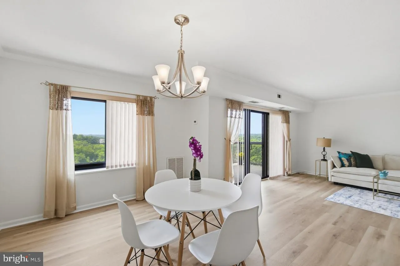307 YOAKUM PARKWAY, Alexandria, VA 22304