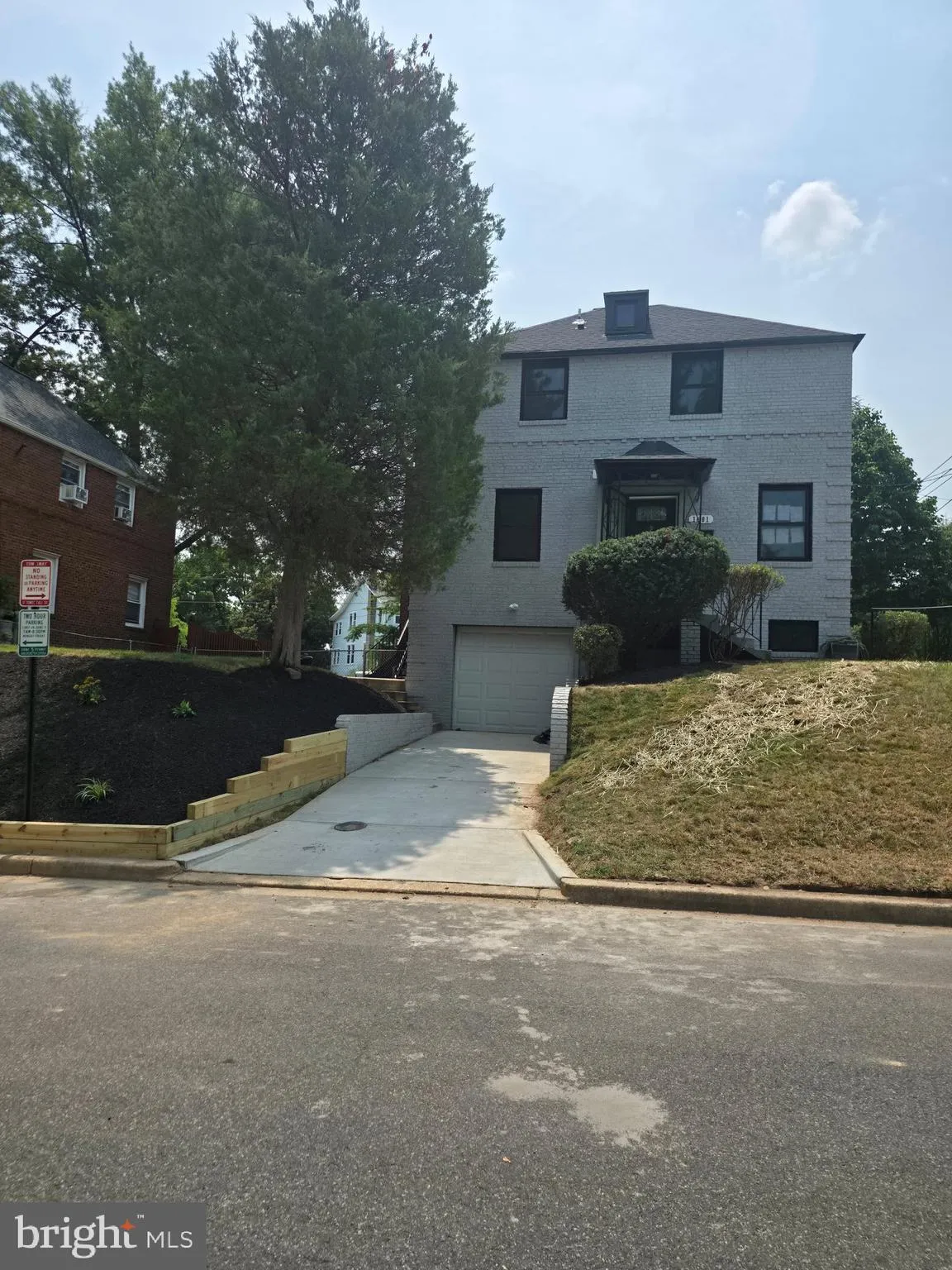 1601 HAMLIN STREET, Washington, DC 20018
