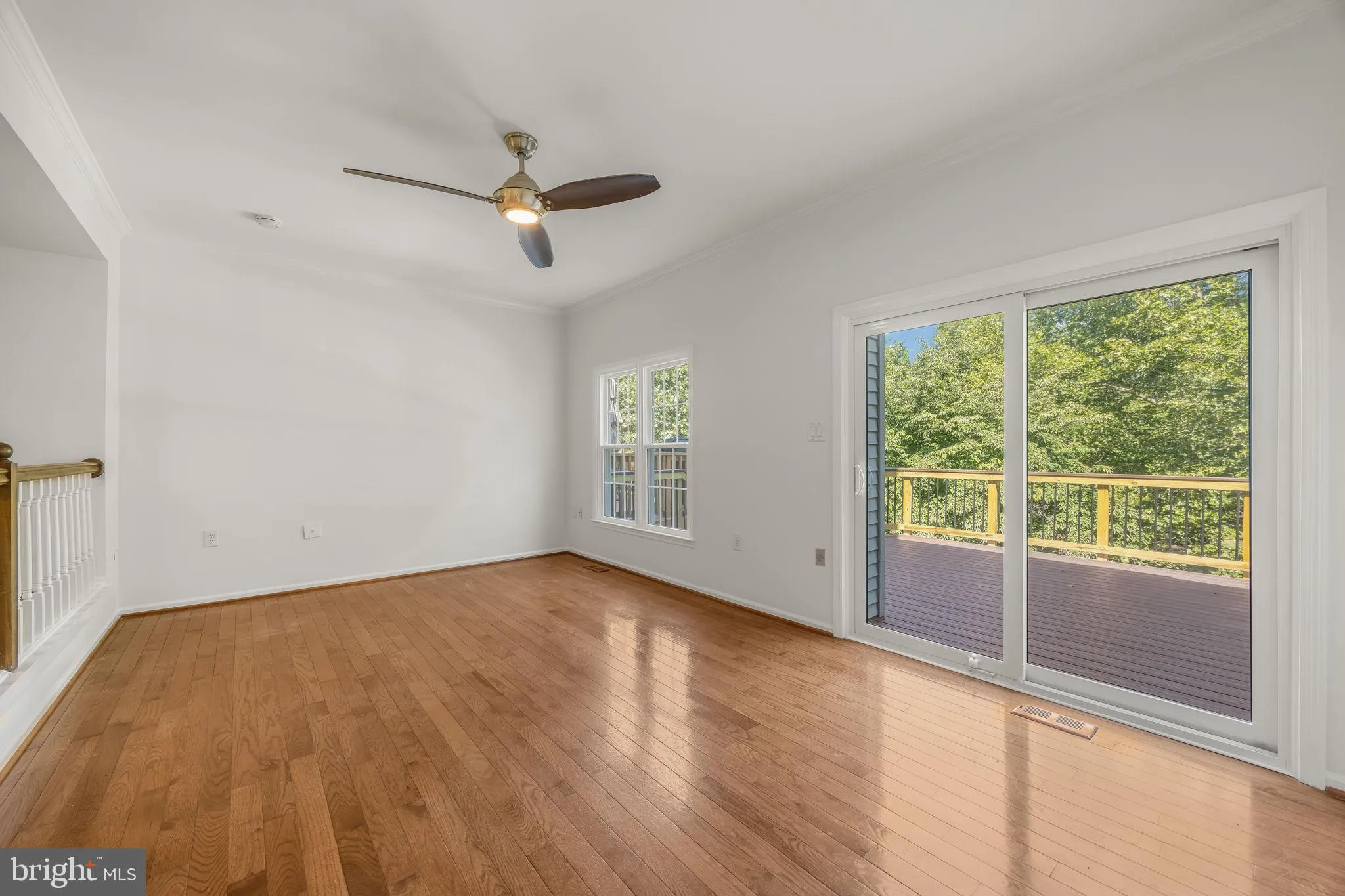 5703 GLADDEN, Alexandria, VA 22303