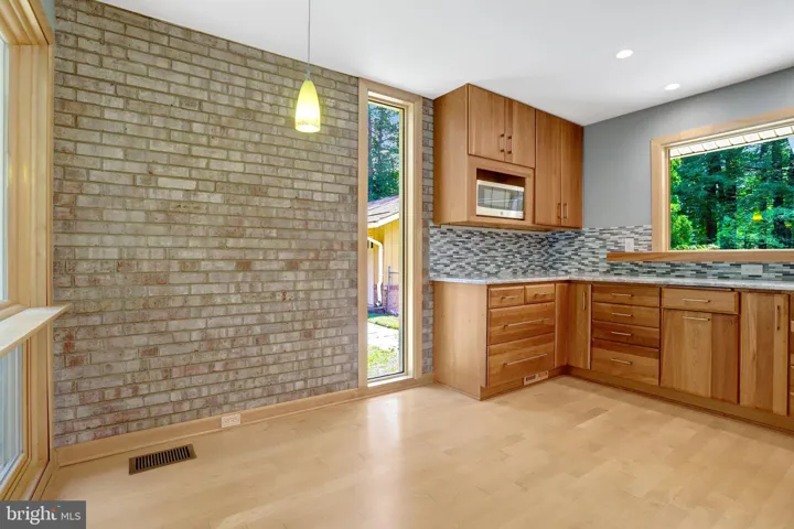 6030 Berwynd Road, Fairfax, VA 22030