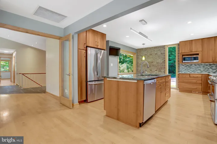 6030 Berwynd Road, Fairfax, VA 22030