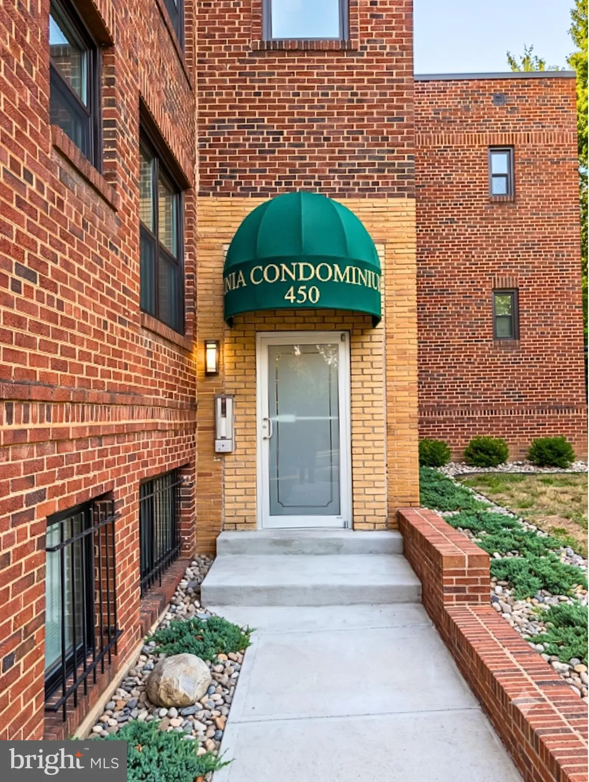 450 XENIA STREET, Washington, DC 20032