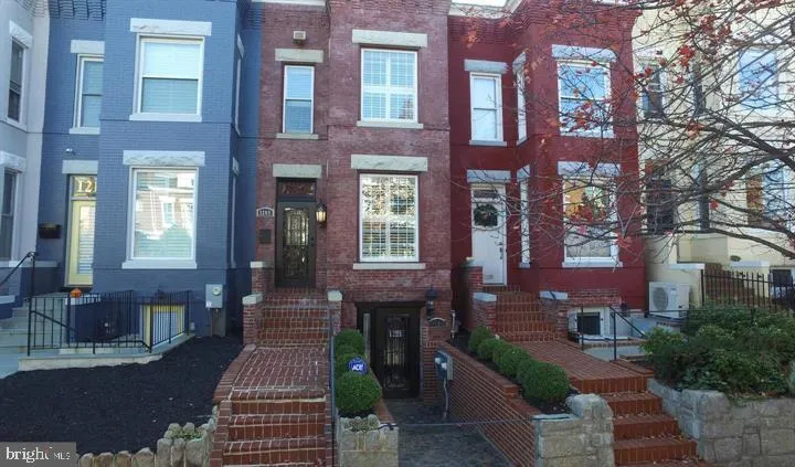 1209 E STREET, Washington, DC 20002