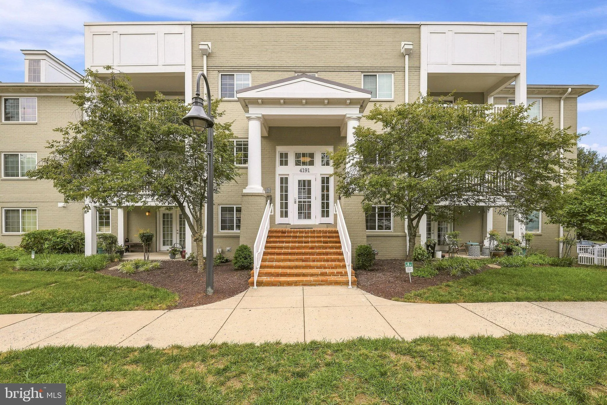 4191 FOUR MILE RUN DRIVE, Arlington, VA 22204