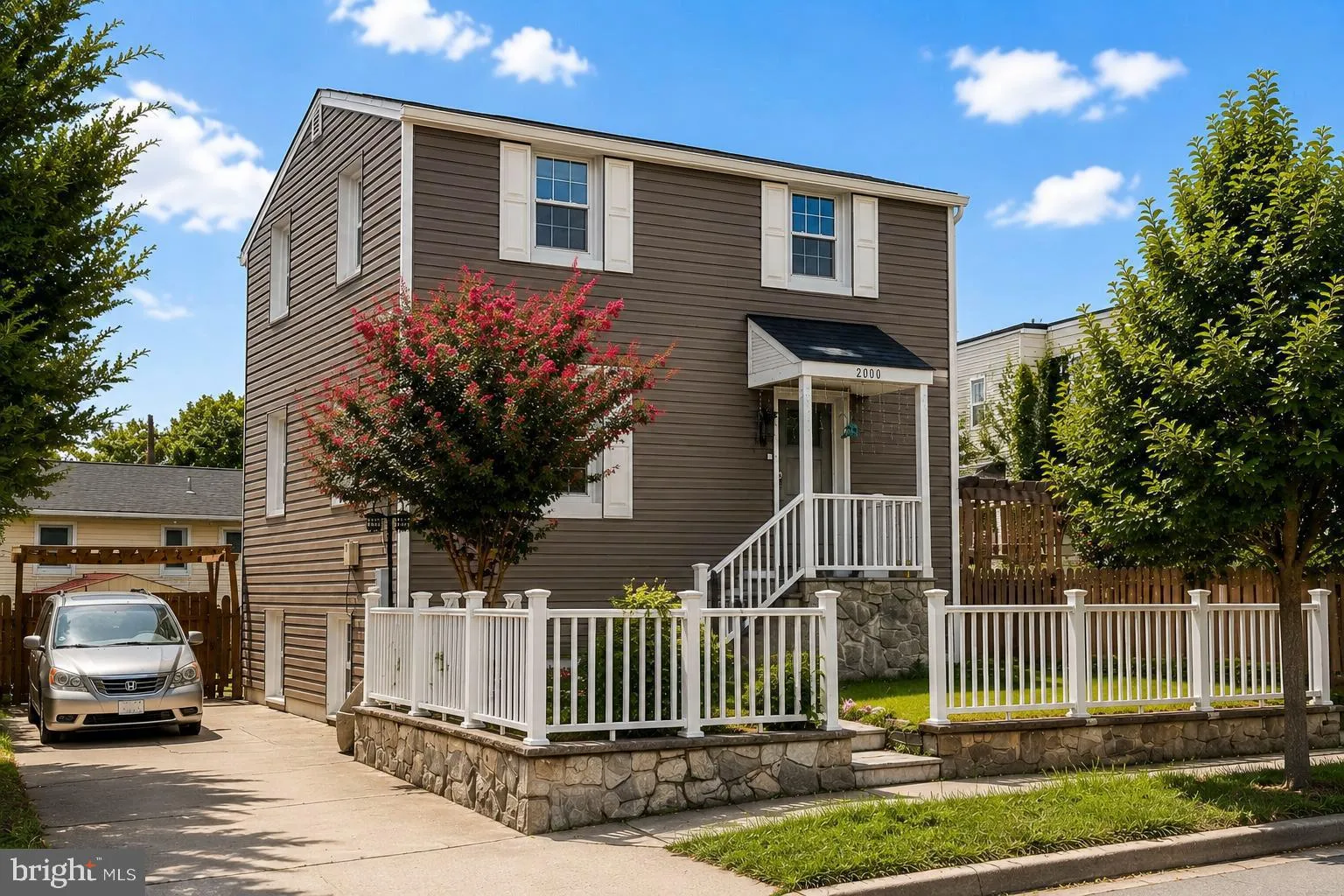 2000 LANGLEY STREET, Arlington, VA 22204