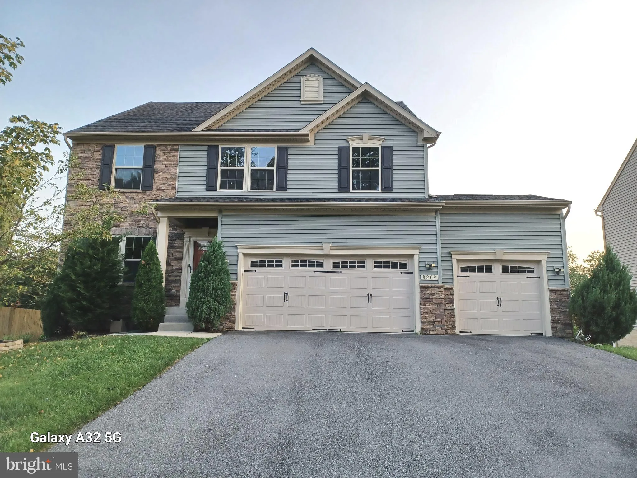 8209 HERALDRY DR, Severn, MD 21144