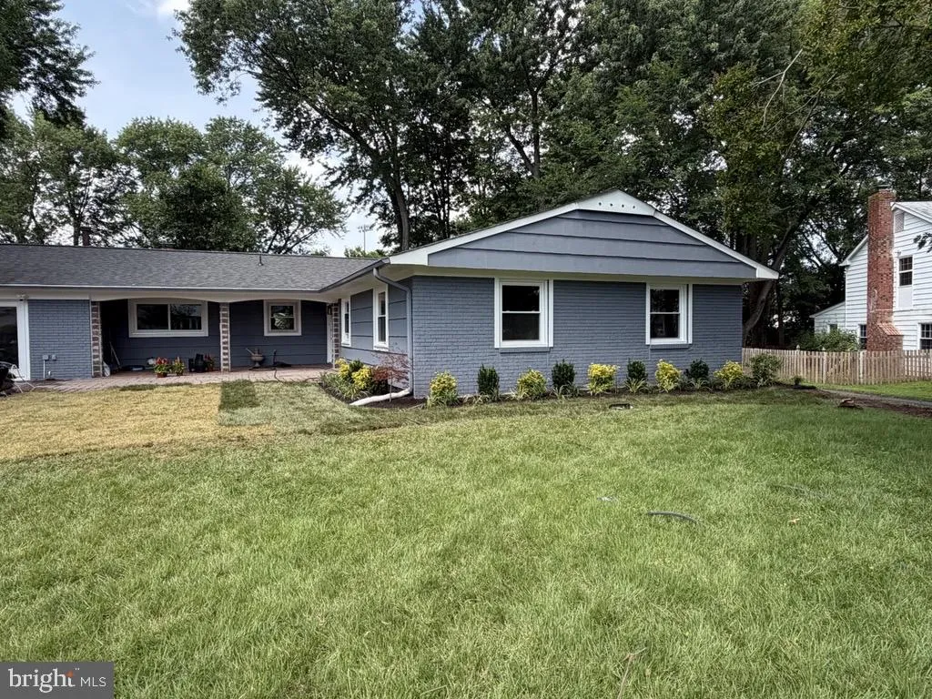 4140 POINT HOLLOW LN, Fairfax, VA 22033