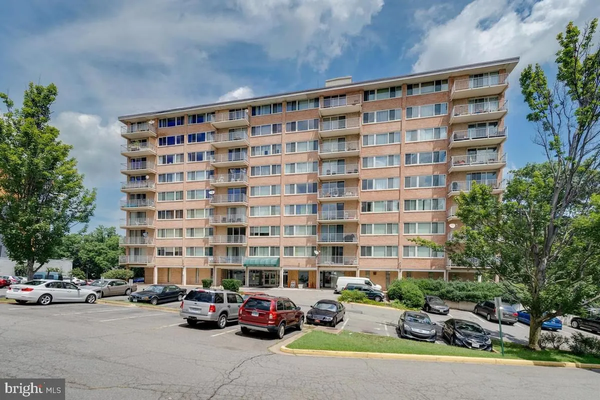4520 KING STREET, Alexandria, VA 22302