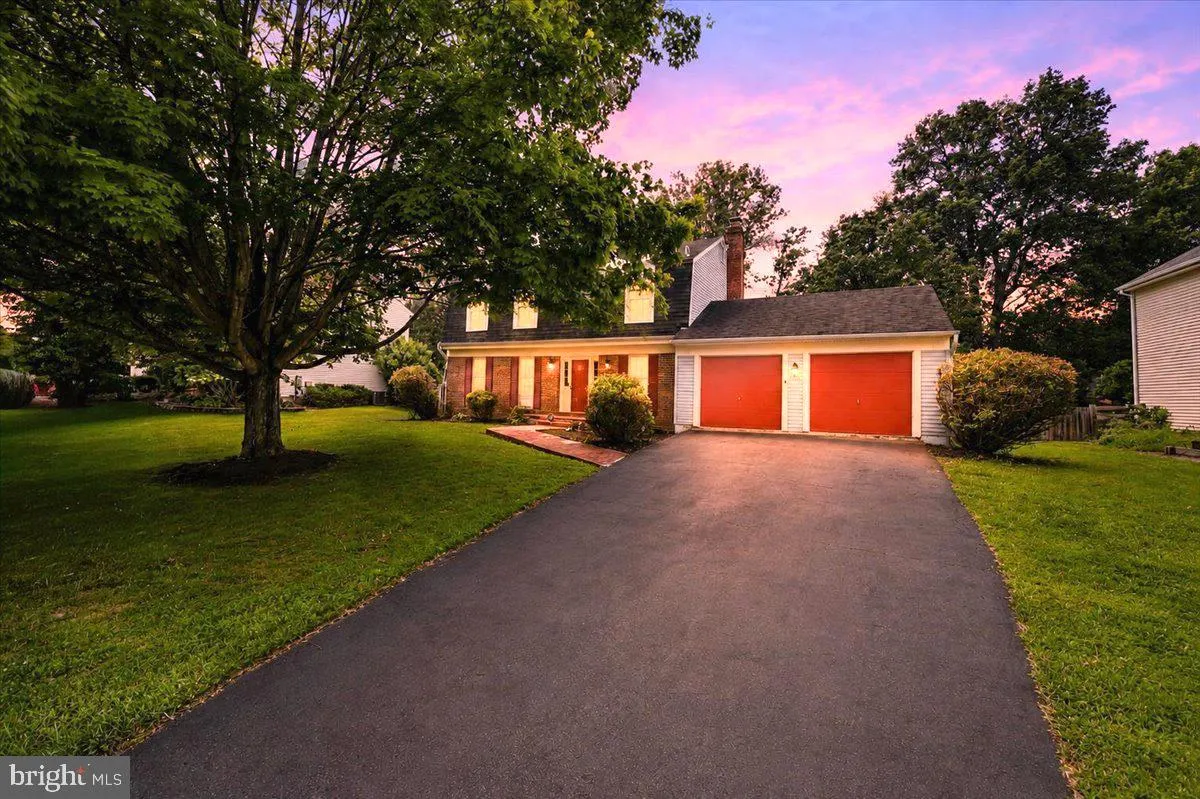5710 MACKENZIE STREET, Centreville, VA 20120