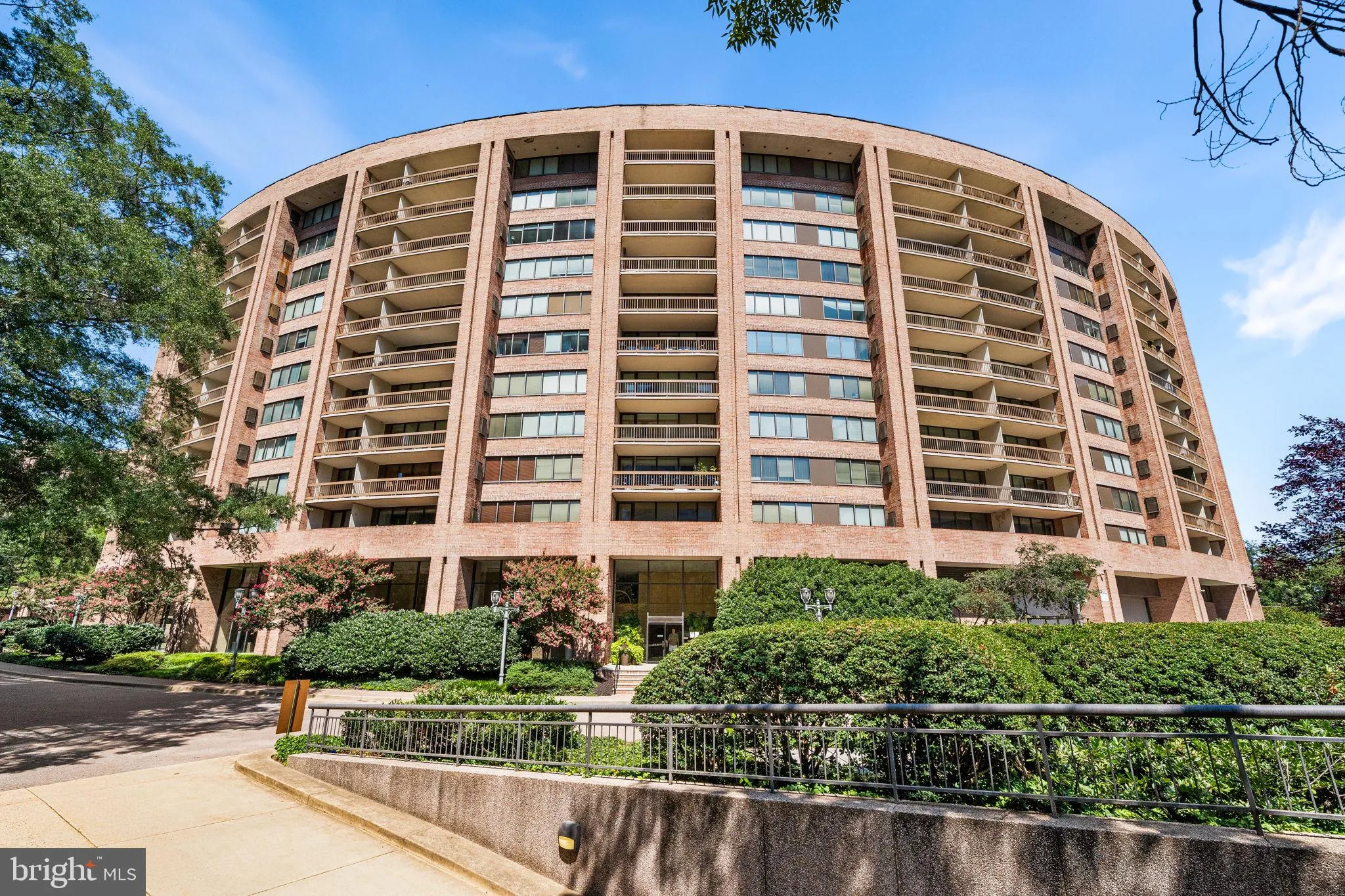 1805 CRYSTAL DRIVE, Arlington, VA 22202