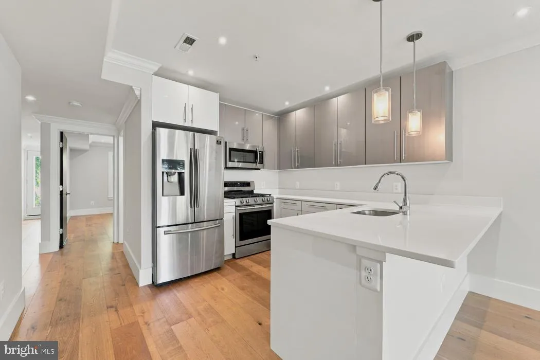 530 IRVING STREET, Washington, DC 20010