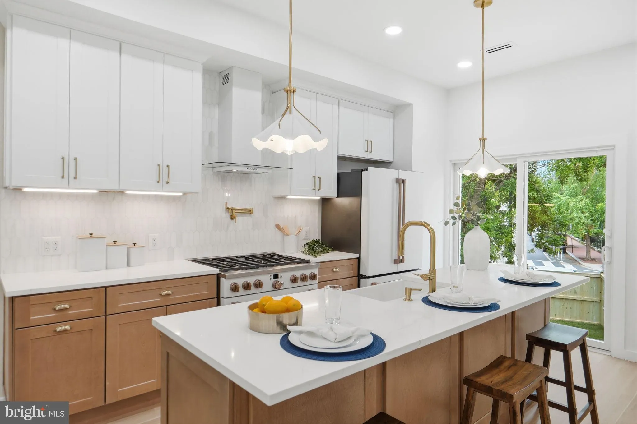1827 VERMONT AVENUE, Washington, DC 20001