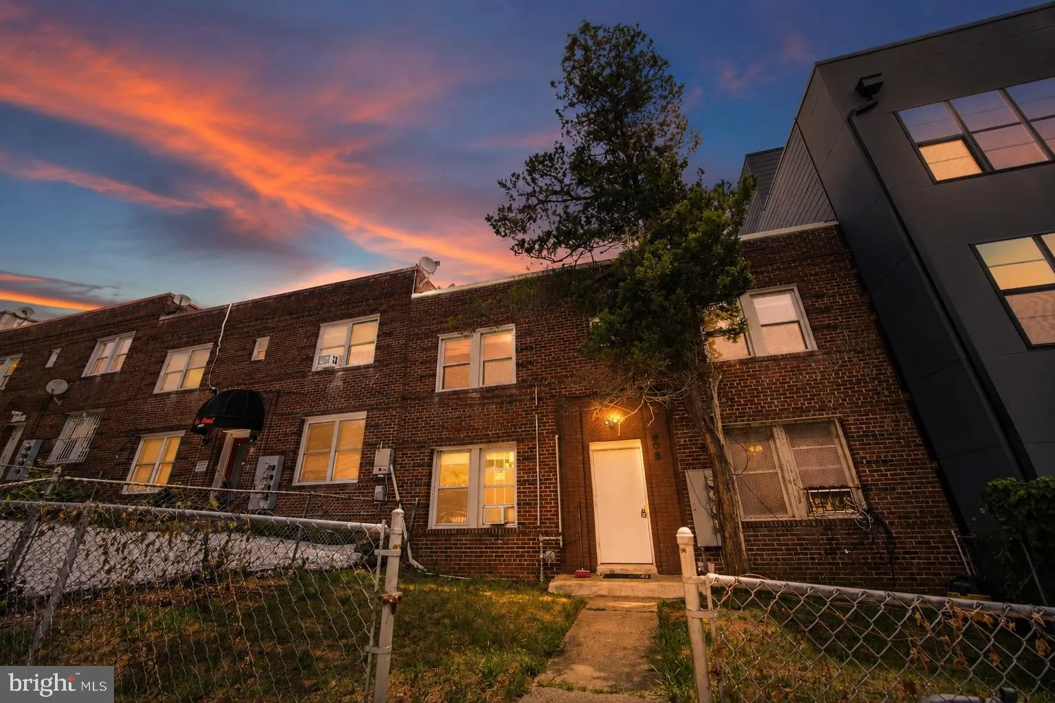 905 19TH STREET, Washington, DC 20002