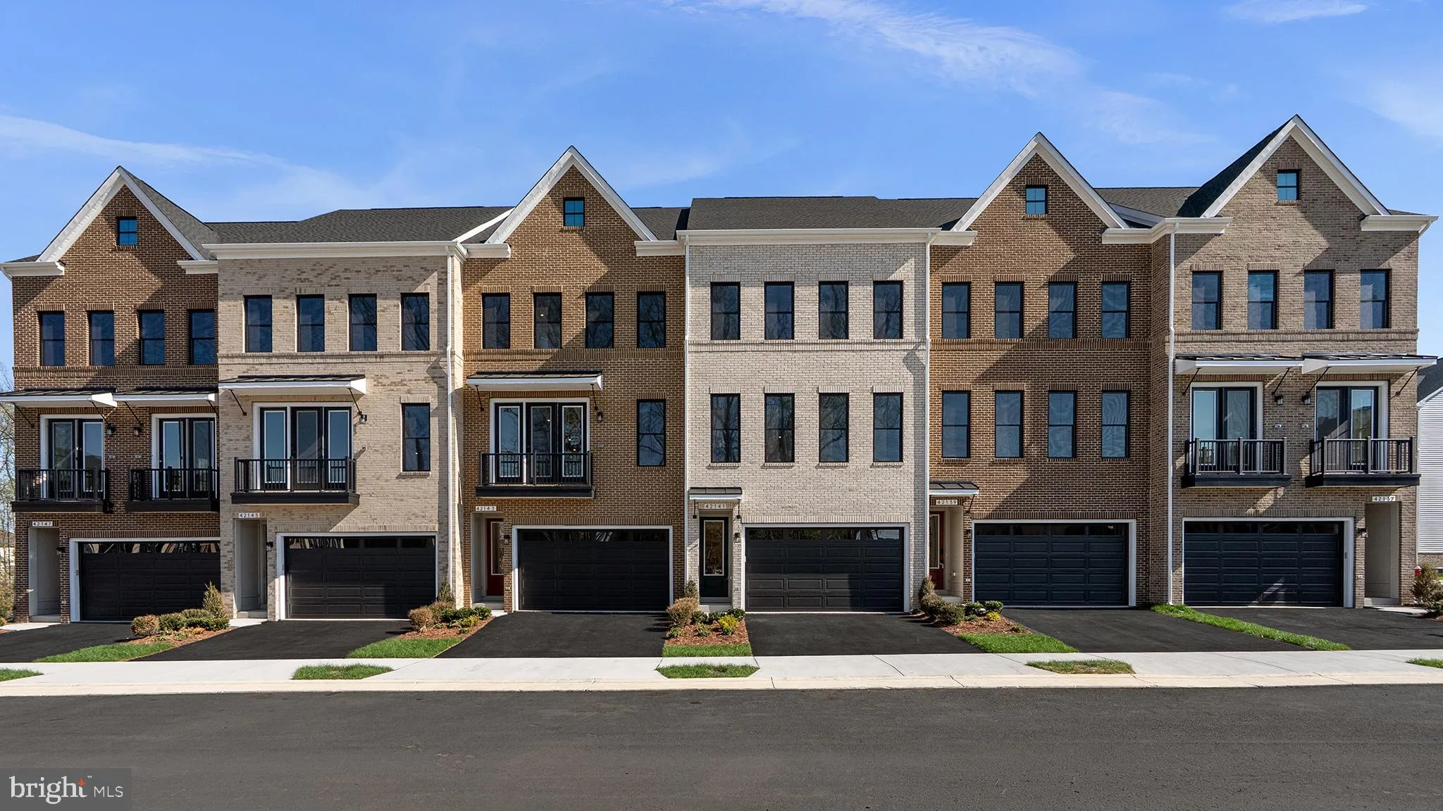1 PICASSO SQUARE, Ashburn, VA 20148