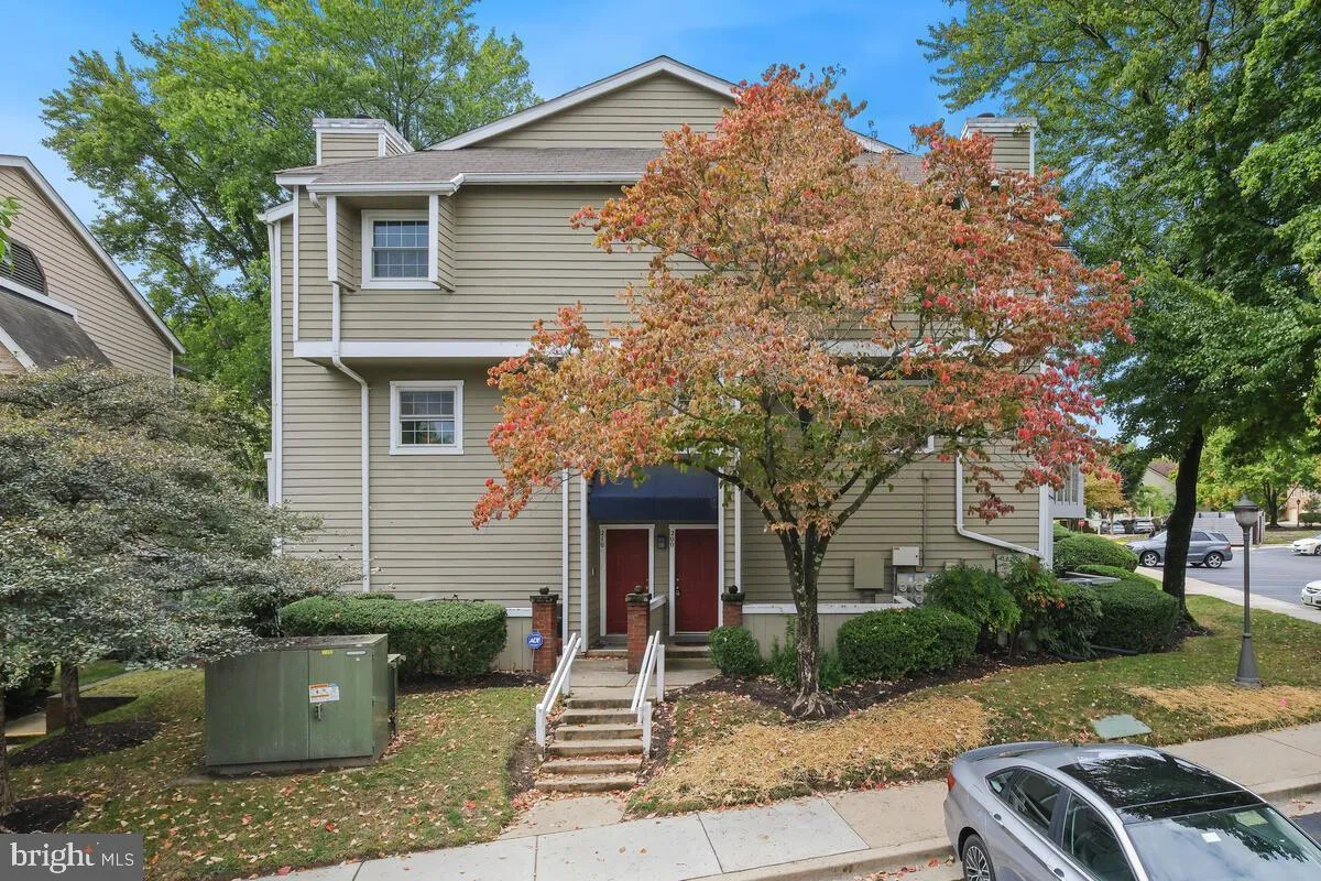 5716 CHAPMAN MILL DRIVE, Rockville, MD 20852