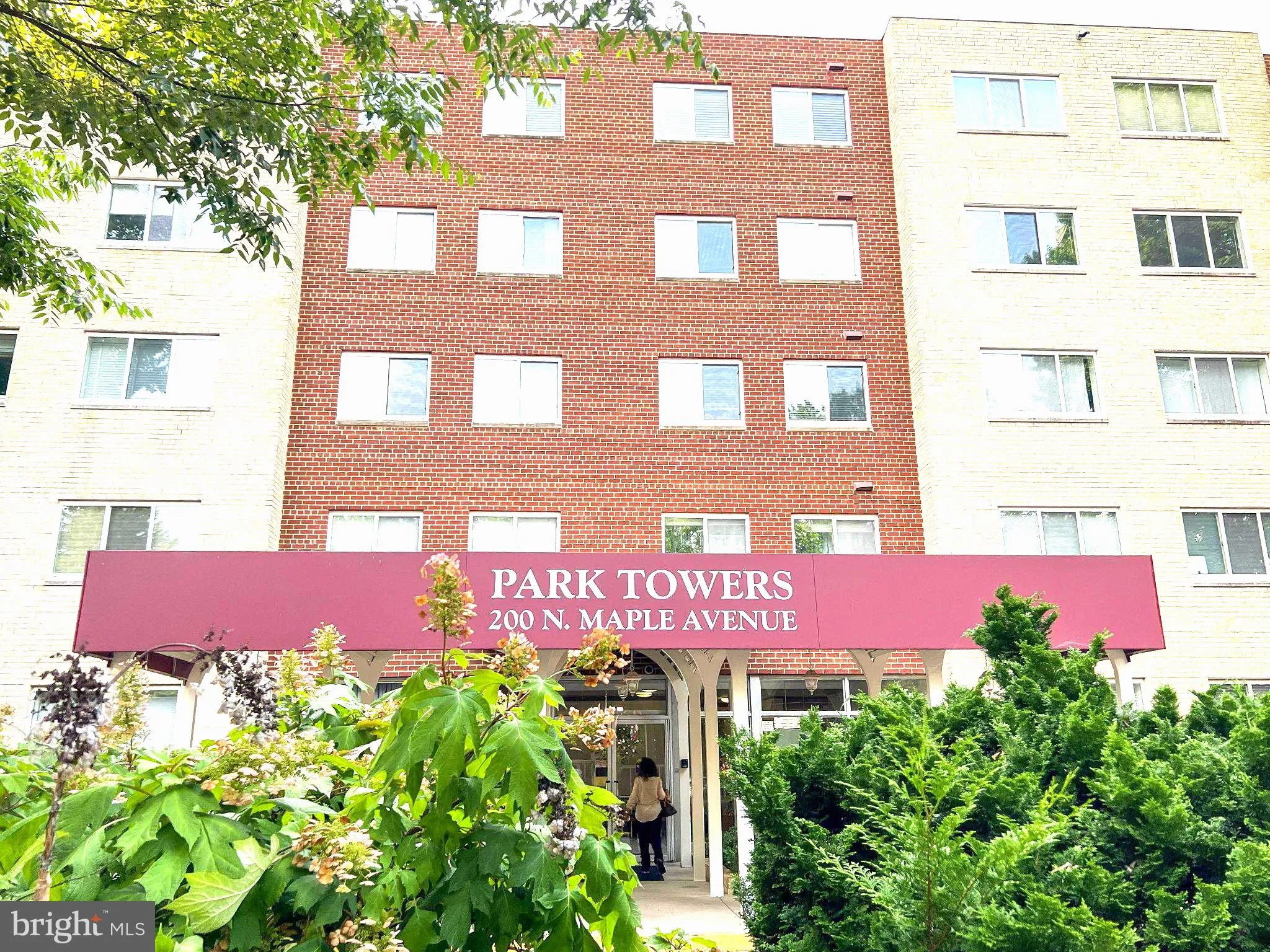 200 MAPLE AVENUE, Falls Church, VA 22046