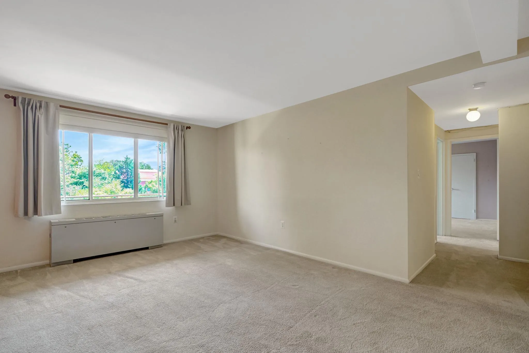 200 MAPLE AVENUE, Falls Church, VA 22046
