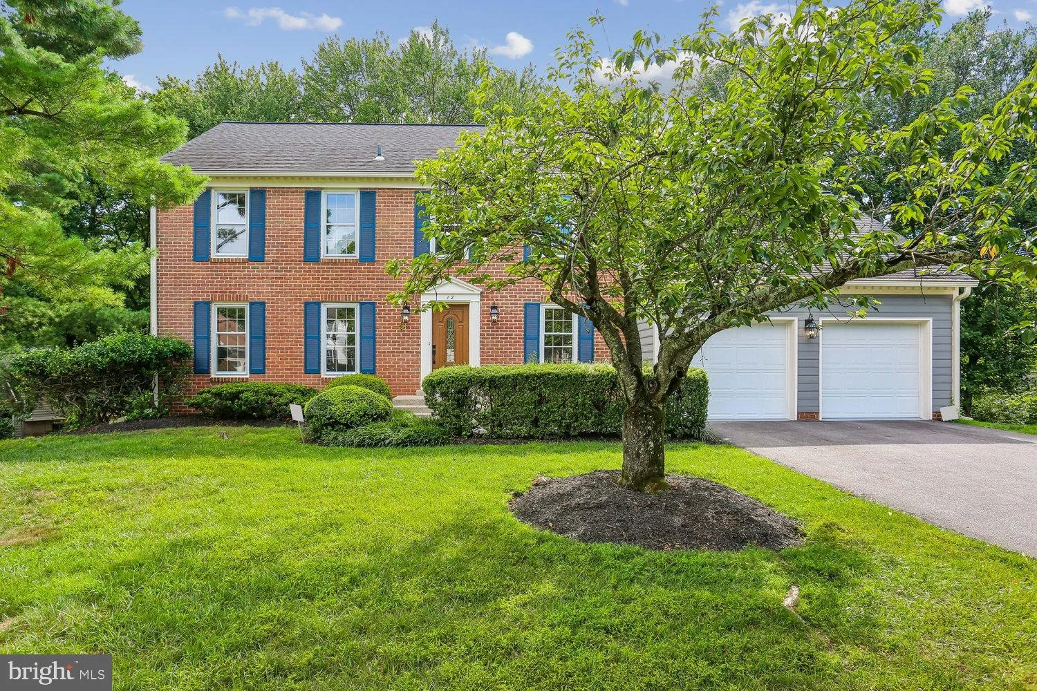 12 LILY POND COURT, Rockville, MD 20852