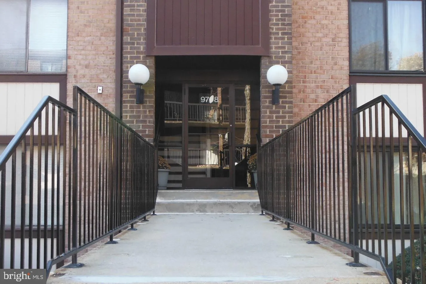 9708 KINGSBRIDGE DRIVE, Fairfax, VA 22031
